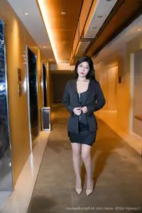 XiuRen No.10487 Mei You: Captivating Black OL Style, Professional Allure-2