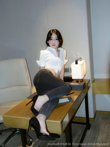 Modern Elegance with Zhi Zhi in XiuRen No.10785: A Chic Office Vibe-17