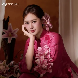 Timeless Grace: Elegant Vietnamese Ao Dai Style-0