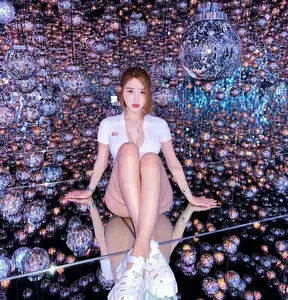 DJ SODA Stuns with Bold Photos in Enchanting Mirror Reflection Space-4