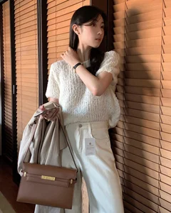 Effortless White Jeans Outfit Ideas: How to Style White Denim for a Youthful and Feminine Look in 2026-3