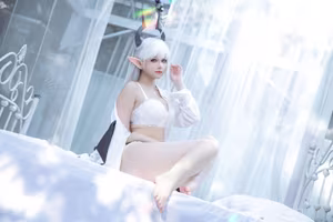 Coser Yu Yu Transforms into Altima Tia: Ethereal White Fantasy Beauty (40P)-2