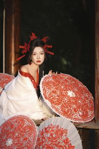 YiTuYu Vol.8303: Shi Mian Mian Bao Xie Captures Traditional Asian Elegance-12