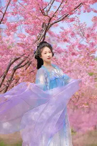 Hua Zhuang Shi Tian: Ethereal Beauty in Hanfu Amidst Cherry Blossoms, YiTuYu Vol.8837-9