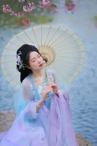 Hua Zhuang Shi Tian: Ethereal Beauty in Hanfu Amidst Cherry Blossoms, YiTuYu Vol.8837-6