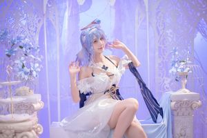Coser AzuNyan Transforms into a Dreamy Fairy in a Pure White Dress from the June 2025 Collection-8