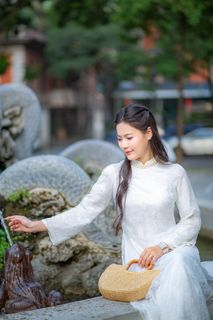 Vietnamese Girl in Traditional White Ao Dai | Graceful Beauty-7