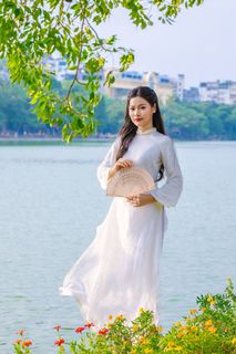 Vietnamese Girl in Traditional White Ao Dai | Graceful Beauty-11