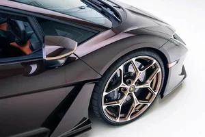 The breathtaking Lamborghini Revuelto in exclusive $9,000 metallic bronze finish-11