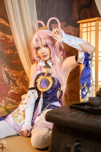Divine Wisdom and Aesthetic Perfection: PoppaChan’s Fu Xuan Cosplay Masterpiece from Honkai: Star Rail-7