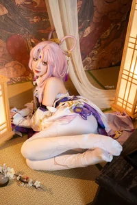 Divine Wisdom and Aesthetic Perfection: PoppaChan’s Fu Xuan Cosplay Masterpiece from Honkai: Star Rail-14