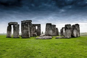Unveiling the Mysteries of Stonehenge: A Guide to England's Iconic Prehistoric Monument and Ancient Stone Circle Wonders-5