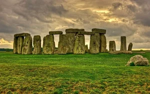 Unveiling the Mysteries of Stonehenge: A Guide to England's Iconic Prehistoric Monument and Ancient Stone Circle Wonders-8