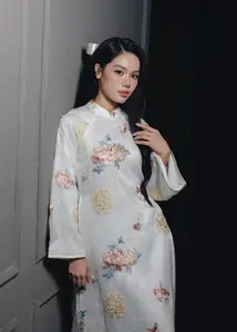 The Face Vietnam 2018 Runner-up Dazzles in Elegant Ao Dai at "Ai Thuong Ai Men" Film Premiere-9
