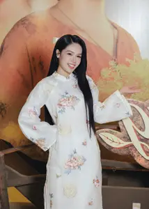 The Face Vietnam 2018 Runner-up Dazzles in Elegant Ao Dai at "Ai Thuong Ai Men" Film Premiere-7