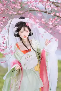 Graceful Hanfu Beauty Amidst Cherry Blossoms - Qi Luo Sheng De Xiao Su Su | YiTuYu Vol.8553-14