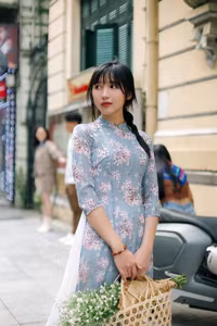 VGU No.19: The Enchanting Charm of Ao Dai and Vietnamese Beauty in the City-12