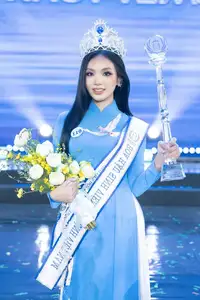 Nguyen Phuong Thanh: Phu Tho Student Shines on Journey to Miss Student Peace Vietnam Crown.-5
