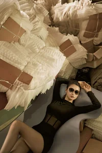 Elegant Artistic Portraiture: Zou Xue Featured in YiTuYu Art Language Vol.9395 Collection - 33 High-Resolution Professional Fashion Images-9