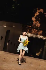 LAMOON Captivates Pure Beauty and Alluring Charisma Under the Radiant Sun-0