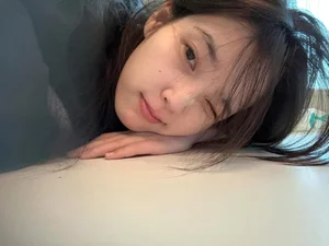 Korean Star IU Stuns Fans with Viral No-Makeup Photos: Discover Her Timeless Beauty and Skincare Secrets in Her Thirties-5