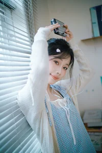 Nan Yi in Art Language Vol.9289: Elegant Light Blue and White Summer Fashion Portrait Collection-16