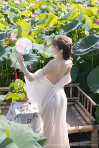 Discover Lu Xuan Xuan's Graceful Beauty in a White Dress Amidst a Serene Lotus Pond - XiuRen No.10630-0