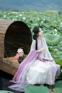 Artistic Portrait Photography: San Ye Jiang Jiang in YiTuYu Art Language Vol.9386 – Elegant Aesthetic and Cinematic Visuals-5