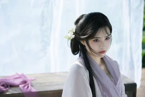 Artistic Portrait Photography: San Ye Jiang Jiang in YiTuYu Art Language Vol.9386 – Elegant Aesthetic and Cinematic Visuals-27