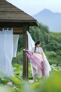 Artistic Portrait Photography: San Ye Jiang Jiang in YiTuYu Art Language Vol.9386 – Elegant Aesthetic and Cinematic Visuals-17