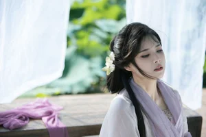 Artistic Portrait Photography: San Ye Jiang Jiang in YiTuYu Art Language Vol.9386 – Elegant Aesthetic and Cinematic Visuals-13