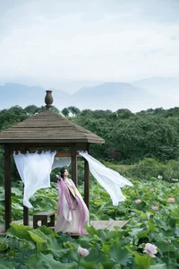 Artistic Portrait Photography: San Ye Jiang Jiang in YiTuYu Art Language Vol.9386 – Elegant Aesthetic and Cinematic Visuals-19