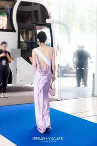 Huong Giang Shines Powerfully with Elegant Evening Gown Style at Miss Universe 2025-8