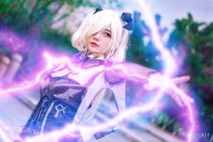 Captivating Fischl Genshin Impact Cosplay: Messie Huang embodies the Prinzessin der Verurteilung with stunning Electro power-5