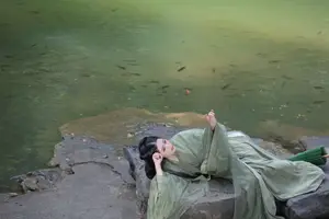 YiTuYu Vol.8832: Yi Ming's Poetic Grace by the Pond, Ancient Beauty in Nature-6