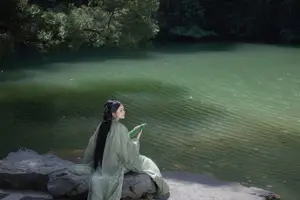 YiTuYu Vol.8832: Yi Ming's Poetic Grace by the Pond, Ancient Beauty in Nature-16