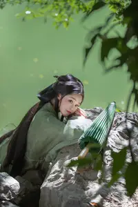 YiTuYu Vol.8832: Yi Ming's Poetic Grace by the Pond, Ancient Beauty in Nature-20