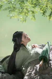 YiTuYu Vol.8832: Yi Ming's Poetic Grace by the Pond, Ancient Beauty in Nature-11