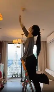 Unveiling Lê Bống's Cozy Minimalist Nook: A Modern Space with Personal Touch-6