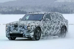 The Future of Luxury: All-Electric Rolls-Royce Cullinan SUV Redefining High-End Travel and Sustainable Automotive Design-7