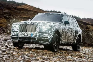 The Future of Luxury: All-Electric Rolls-Royce Cullinan SUV Redefining High-End Travel and Sustainable Automotive Design-3