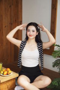 XVG No.7: Discover the Radiant Charm of a Young Woman's Effortless Summer Style and Adorable Pose-3