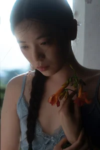 Cinematic Indoor Portrait Series: Cai Jing Fan in YiTuYu Art Language Vol.9102 – Atmospheric Photography Inspiration for Interior Style and Artistic Moods-10