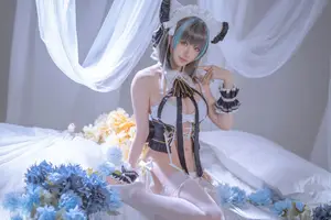 Coser Hoshilily's Enchanting Azur Lane Cheshire Cosplay: Sweet Charm Unveiled-25