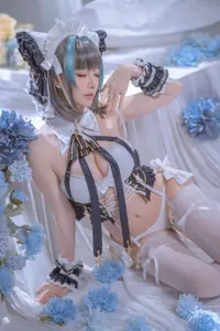 Coser Hoshilily's Enchanting Azur Lane Cheshire Cosplay: Sweet Charm Unveiled-2