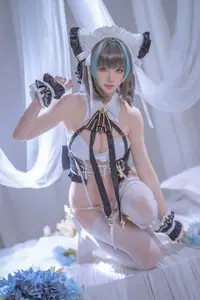 Coser Hoshilily's Enchanting Azur Lane Cheshire Cosplay: Sweet Charm Unveiled-26