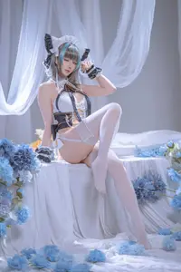 Coser Hoshilily's Enchanting Azur Lane Cheshire Cosplay: Sweet Charm Unveiled-9