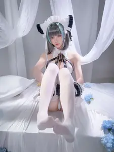 Coser Hoshilily's Enchanting Azur Lane Cheshire Cosplay: Sweet Charm Unveiled-29