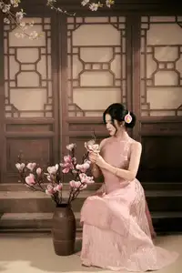 Discover Traditional Beauty: Elegant Lady Amidst Blossoms-3