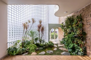 Sustainable Modern Townhouse: Transforming Urban Living with Biophilic Design and Lush Indoor Greenery-1